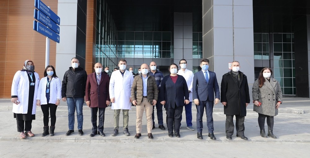 Vali Varol´dan sağlık çalışanlarına ziyaret
