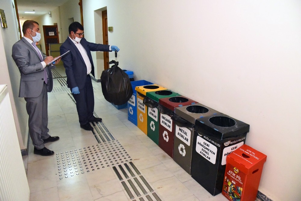 Valilikte 6,5 ton atık geri dönüştürüldü
