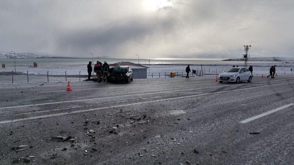 Van´da trafik kazası: 1 ölü, 2 yaralı
