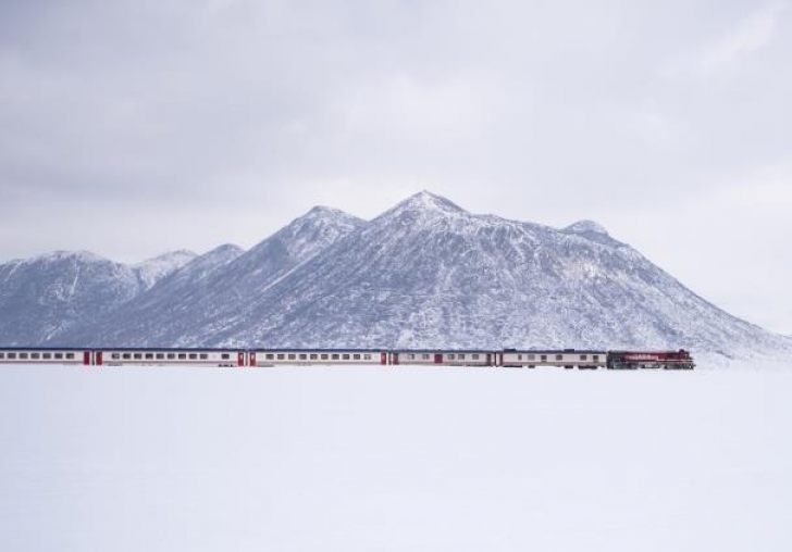 Van Gölü Ekspresinin muhteşem görüntüsü büyülüyor