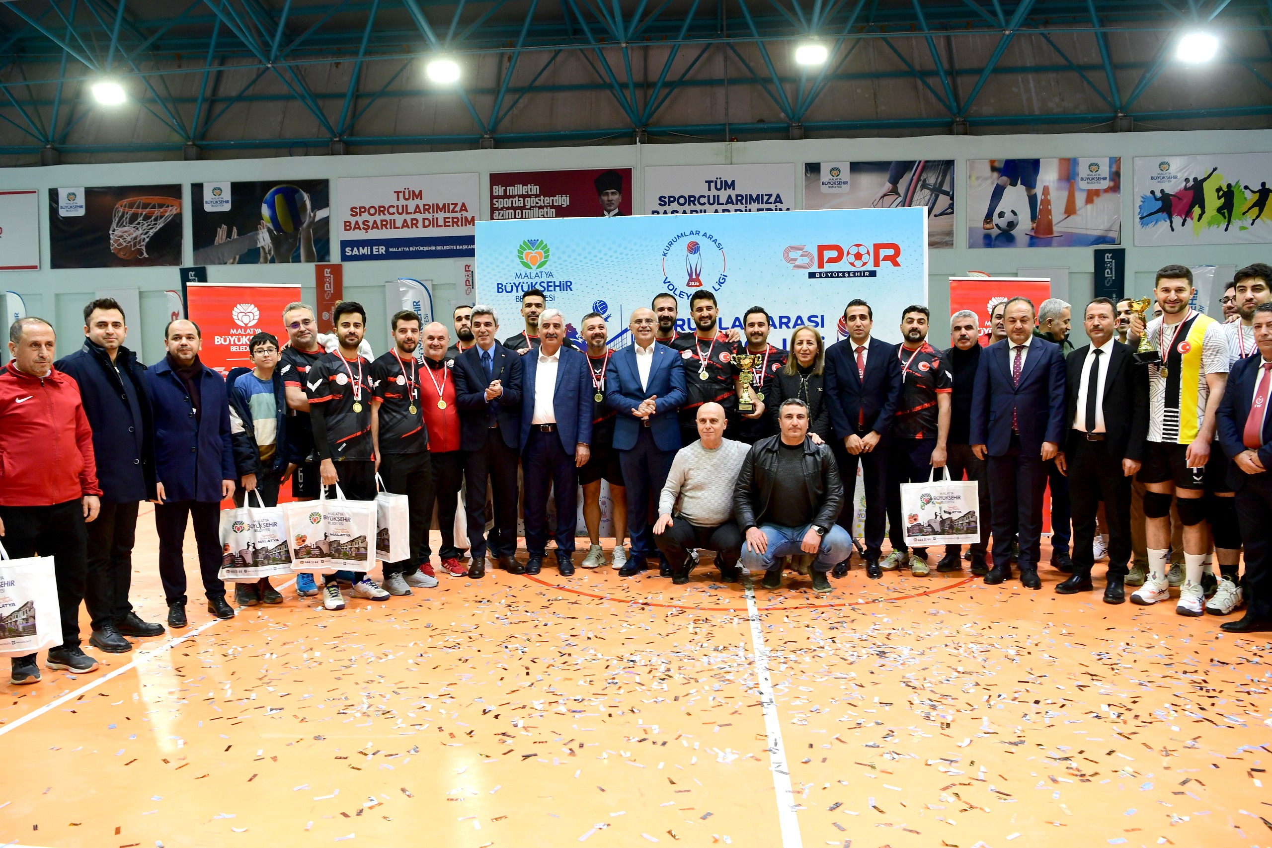 Voleybolun Şampiyonu Millî Eğitim: Malatya'ya 4 Milyar Liralık Spor Müjdesi
