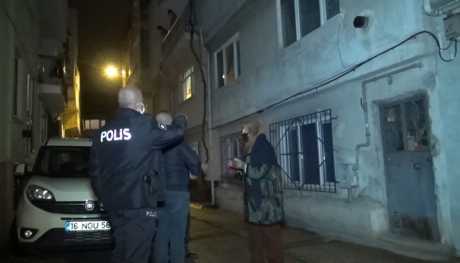 Yaşlı adam evinde ölü bulundu
