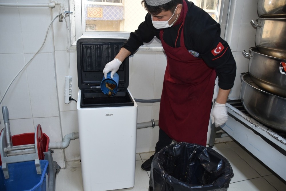 Yemek artıklarından gübre üretiliyor
