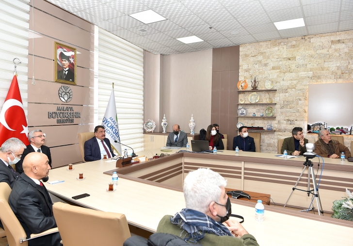 Yeni Kent Meydanı düzenlemesi ile ilgili bir sunum gerçekleştirildi