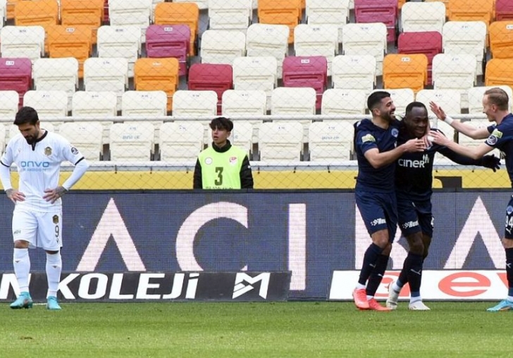 Yeni Malatya Stadı Perişanlığın Sahnesi! 0-2