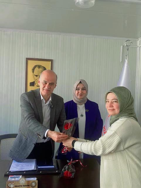 Yeniden Refah Partisi Yeşilyurt Belediye Başkan Adayı Murat Aslan, 'Kadınlar Bir Gün Değil, Hergün Baş Tacı Yapılmalı '