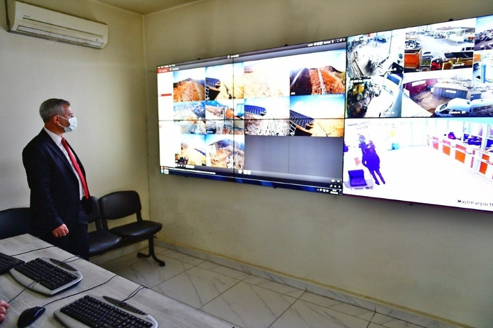 Yeşilyurt Belediyesi güvenlik izleme merkezi, 502 noktayı aynı anda takip ediyor
