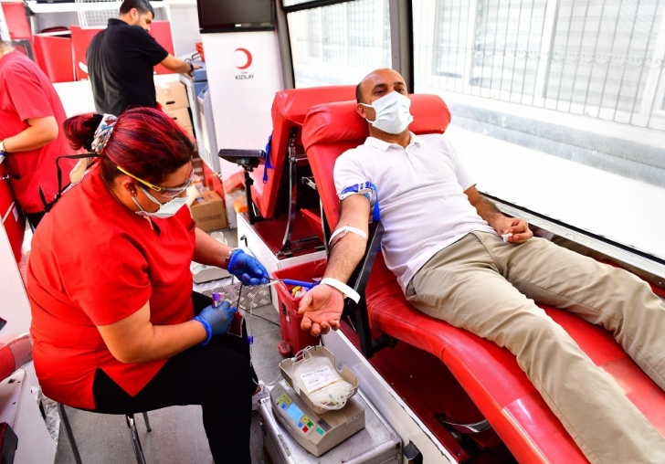Yeşilyurt Belediyesi personellerinden kan bağışı