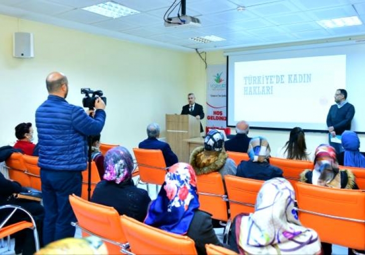 Yeşilyurt'ta kadın hakları semineri düzenlendi