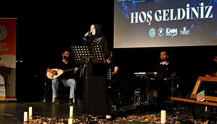 Yeşilyurt’ta “Şiir Ve Müzik Dinletisi” Sanatseverlerden Tam Not Aldı!