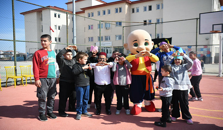 Yeşilyurt’un Okullarında Tiyatro ve Sanat Coşkusu Yaşanıyor