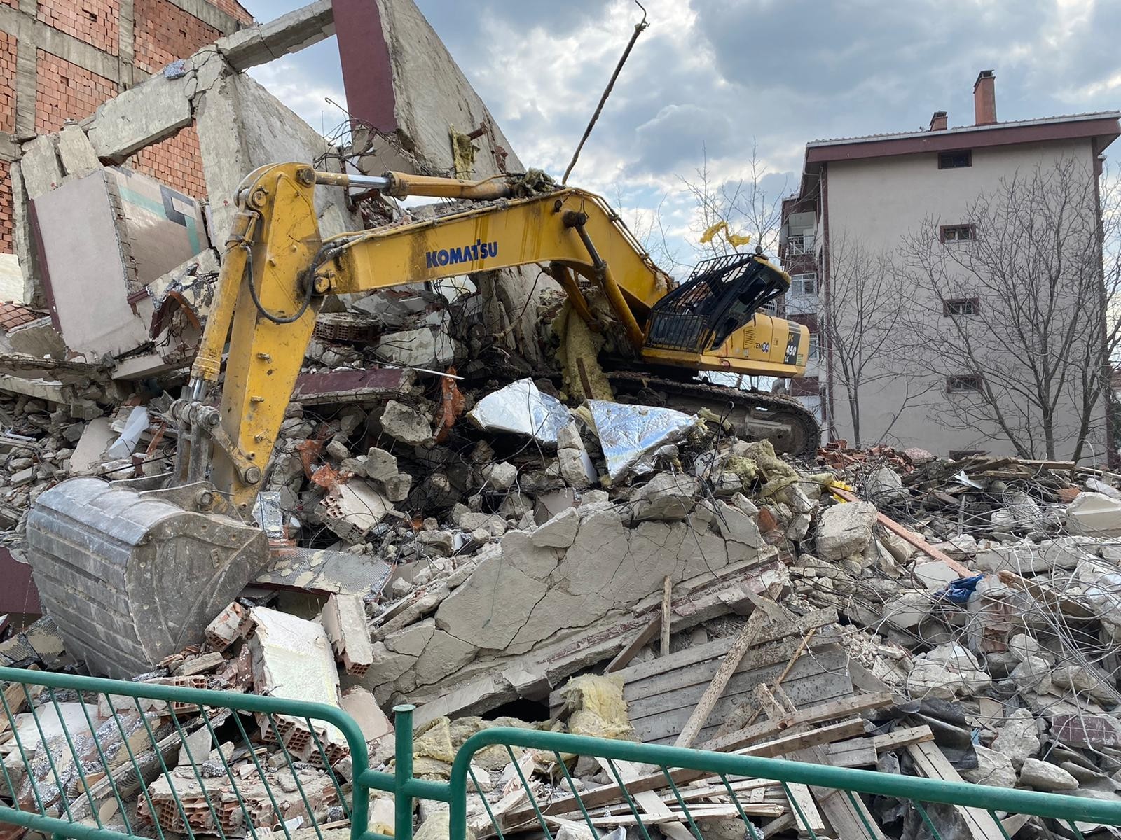 Yıkım faciaya dönüştü
