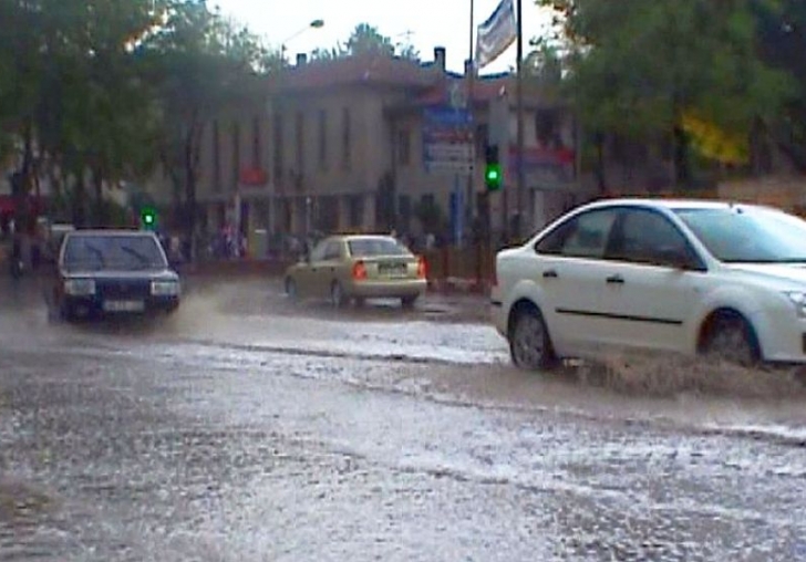 Yıl 2007.. Yine Yağışlı Bir Günde Malatya..