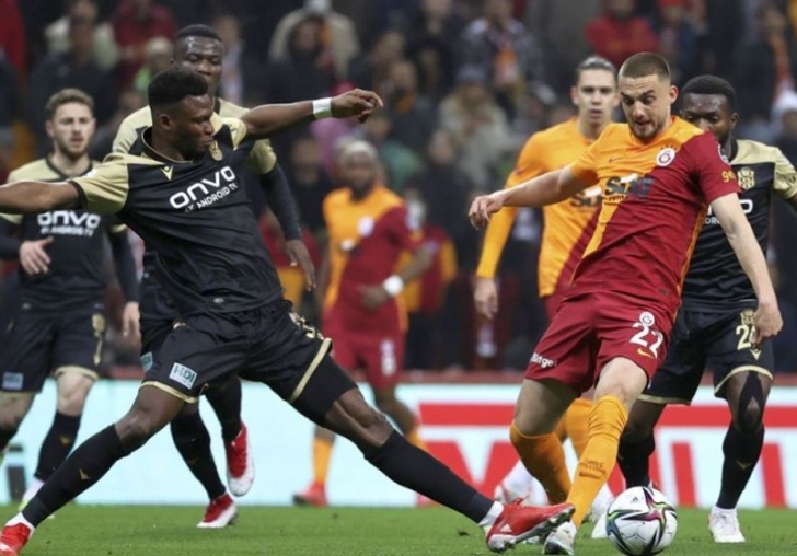 YMS, Galatasaray'a Fazla Direnemedi:2-0