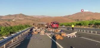 Yolcu Otobüsü ile Kargo Kamyonu Çarpıştı: 1'i ağır 9 yaralı