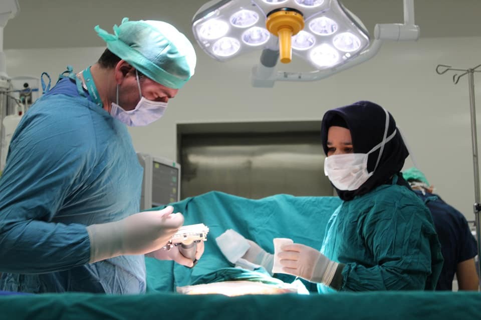 Yozgat Şehir Hastanesinde deri greftlemesi tekniği uygulandı
