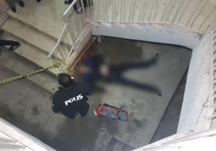 Zabıta Memuru Apartmanda Ölü Bulundu